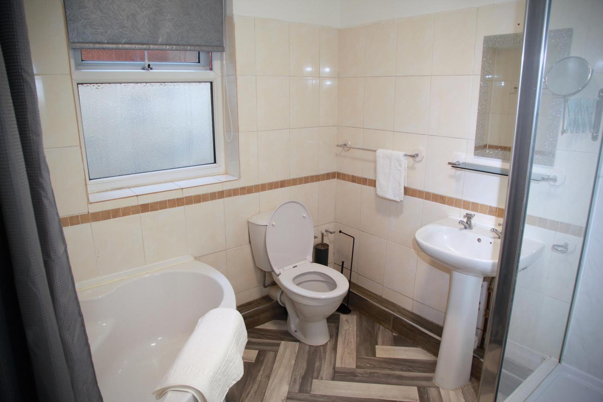 Motorpoint Arena House - Sleeps 10