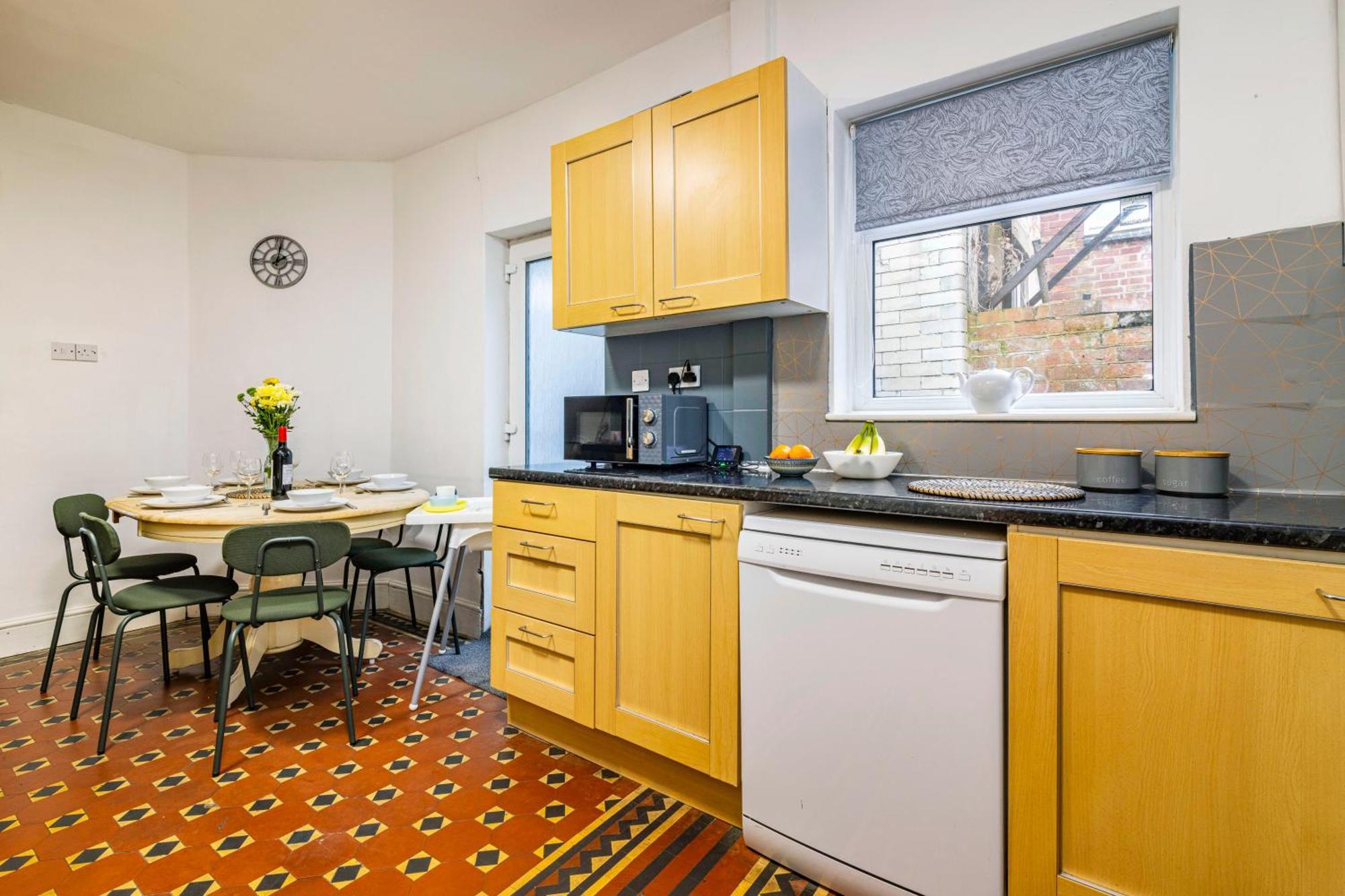 Holiday home Motorpoint Arena House - Sleeps 10 *