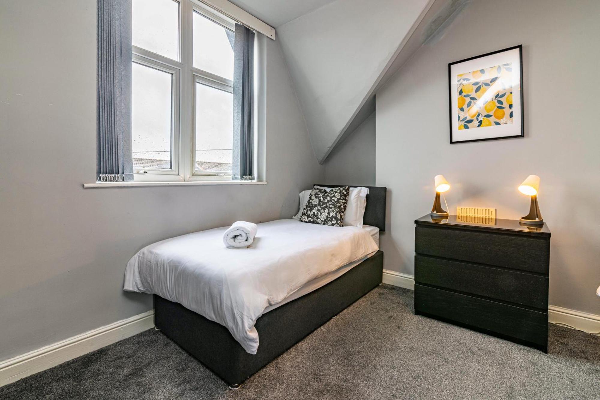 Holiday home Motorpoint Arena House - Sleeps 10 *
