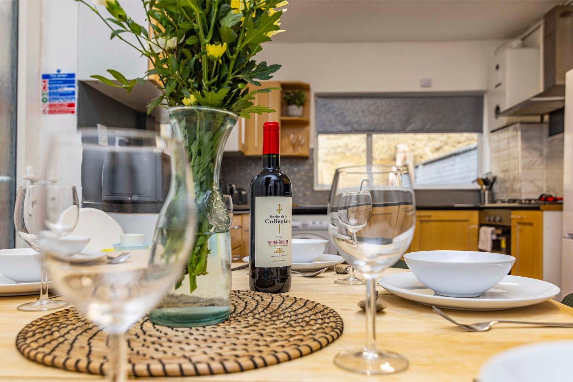Motorpoint Arena House - Sleeps 10