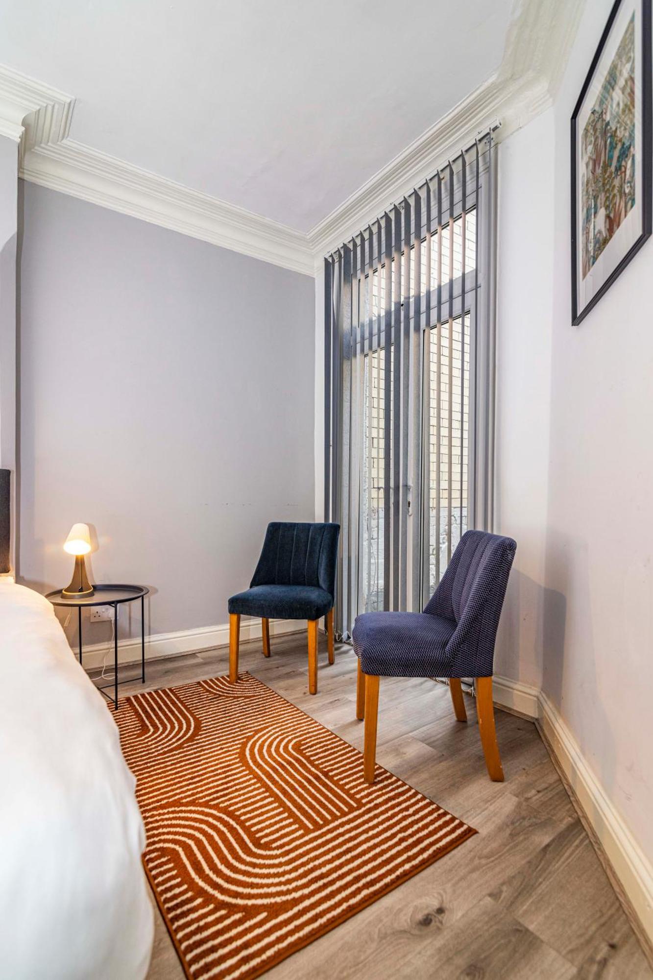 Motorpoint Arena House - Sleeps 10 Holiday home