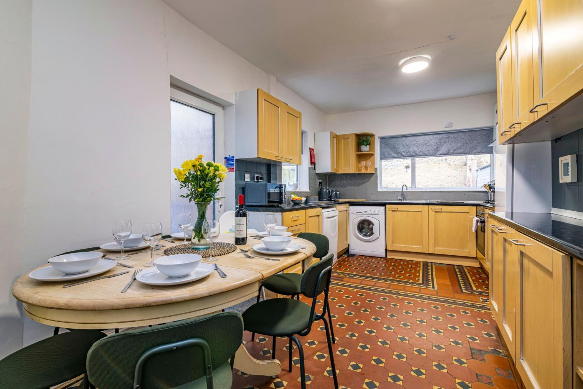 Motorpoint Arena House - Sleeps 10
