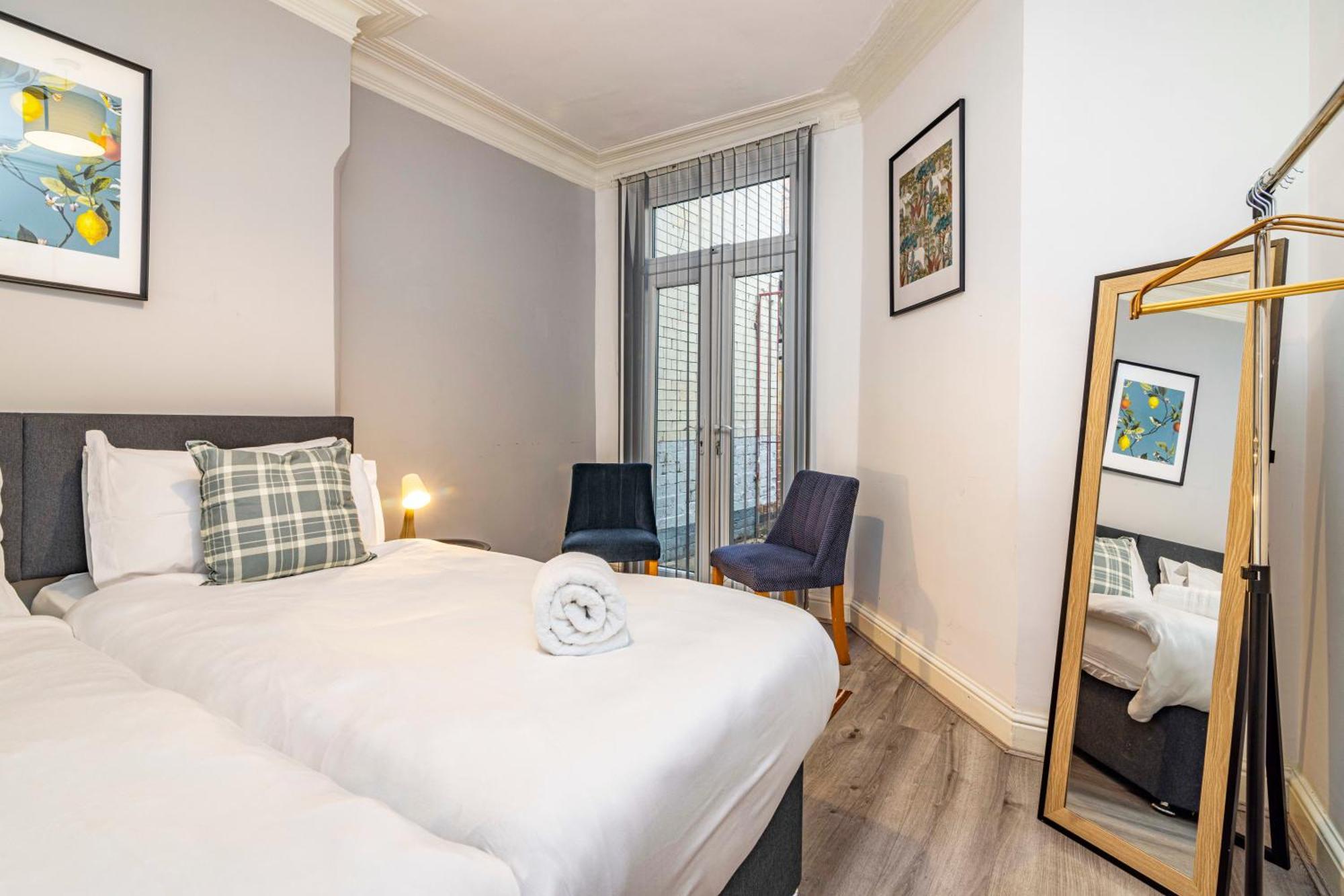 Holiday home Motorpoint Arena House - Sleeps 10 *